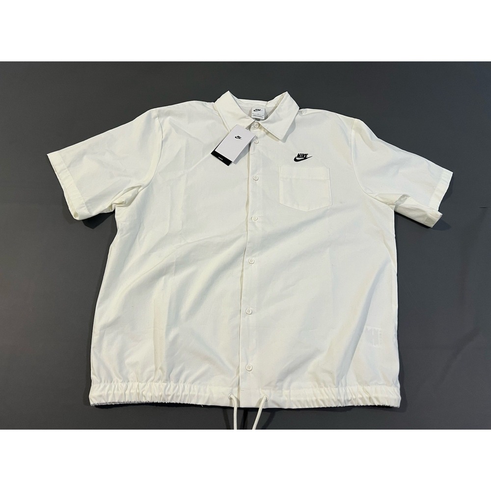 Nike Club Short-Sleeve Oxford Button-Up Shirt Men Medium FN3902-133.